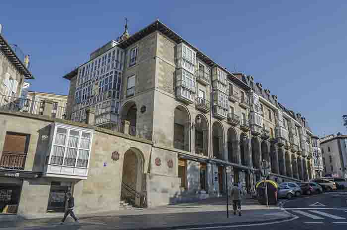 Álava - Vitoria-Gasteiz 15 - Los Arquillos.jpg